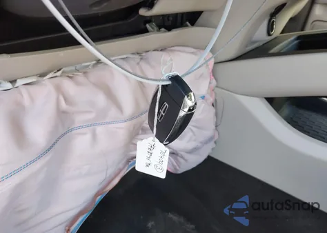 2019 Lincoln Nautilus Select z USA, uszkodzony, nr VIN 2LMPJ6K94KBL32261